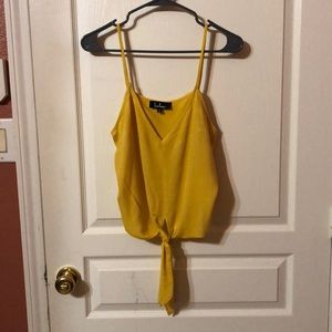 Fun summer yellow lulus top